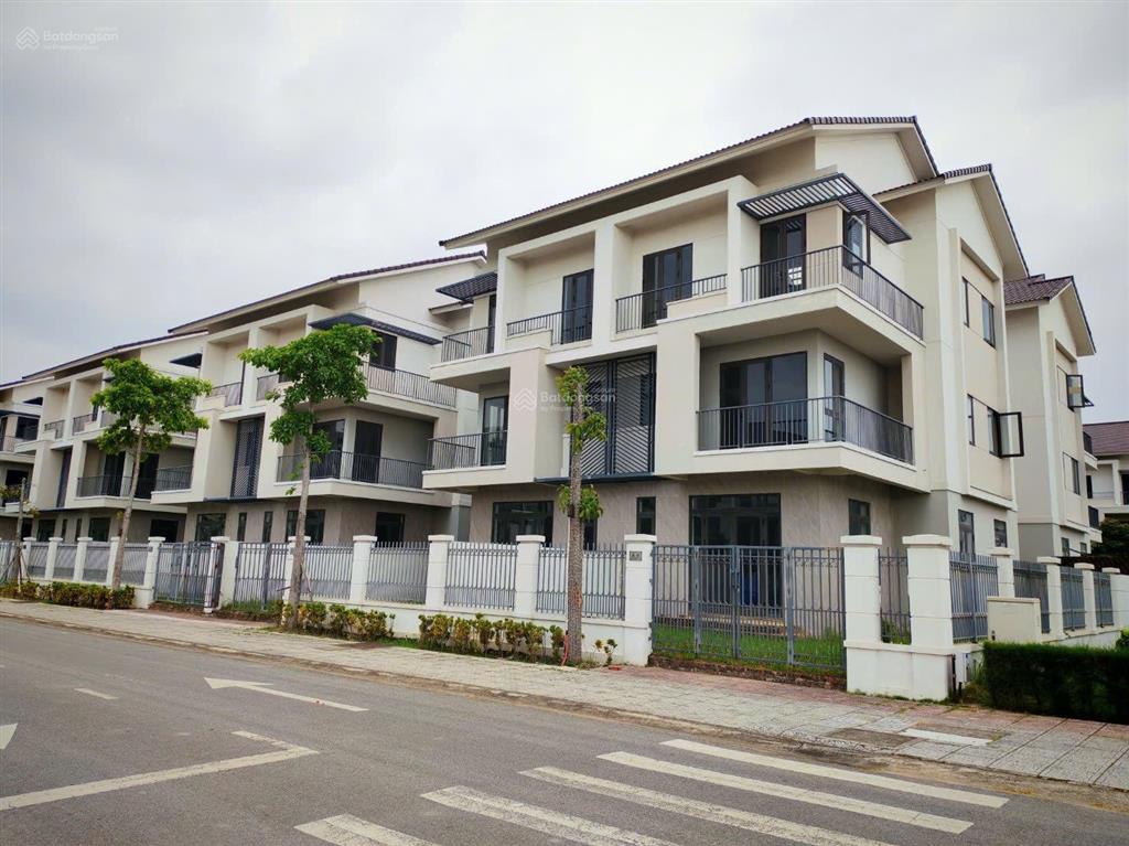 Biệt thự song lập duy nhất 1 căn hướng nam giá rẻ nhất khu vực.