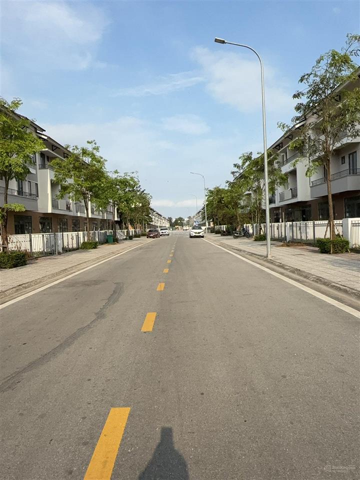 Shophouse centa city chủ cần tiền muốn ra hàng sớm.