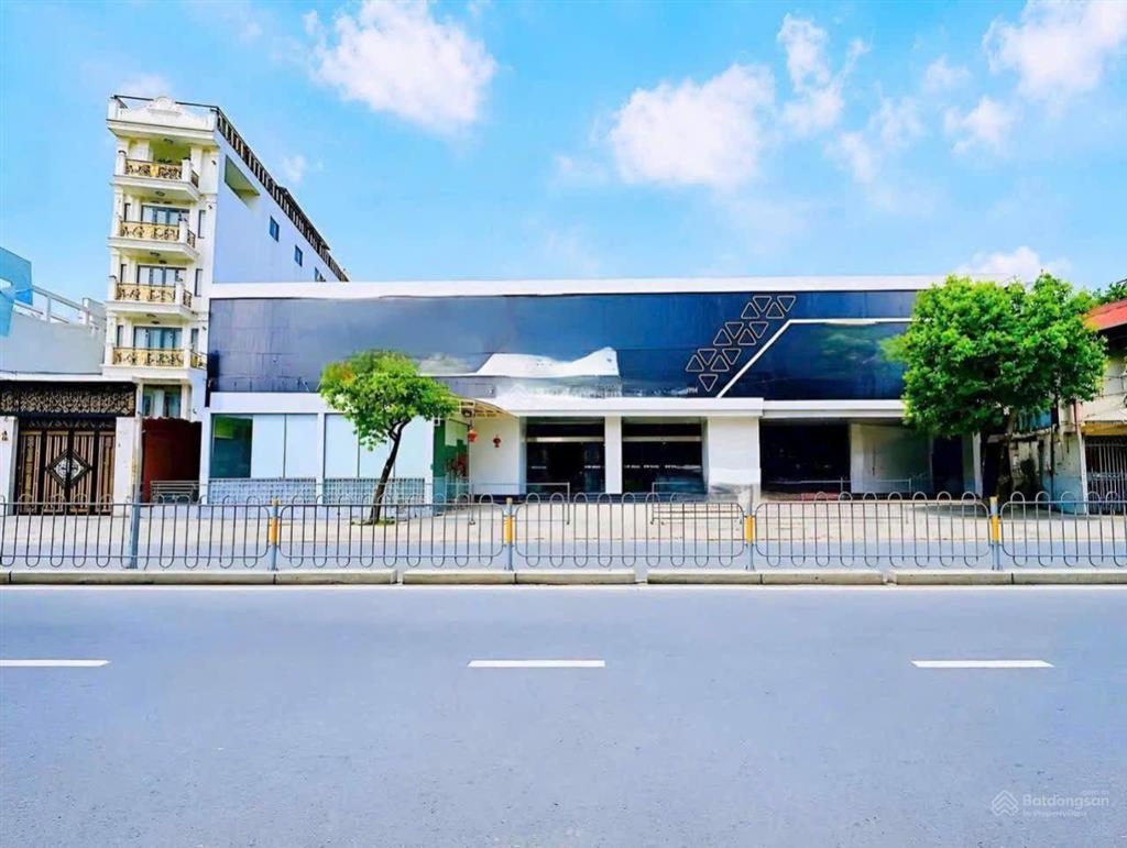 Cho thuê nhà nguyên căn mặt đường nguyễn siêu, quận 1, tp hcm cực kỳ đẹp.