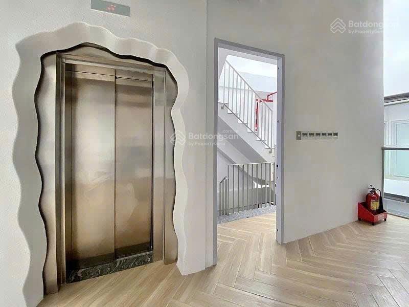 Bán tòa nhà văn phòng nam kỳ khởi nghĩa quận 1 2 hầm 6 tầng dòng tiền hơn 500 triệu