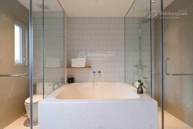 Bán khách sạn kin hotel thái văn lung quận 1 68 phòng tiêu chuẩn 4 sao dòng tiền 1 tỷ/tháng
