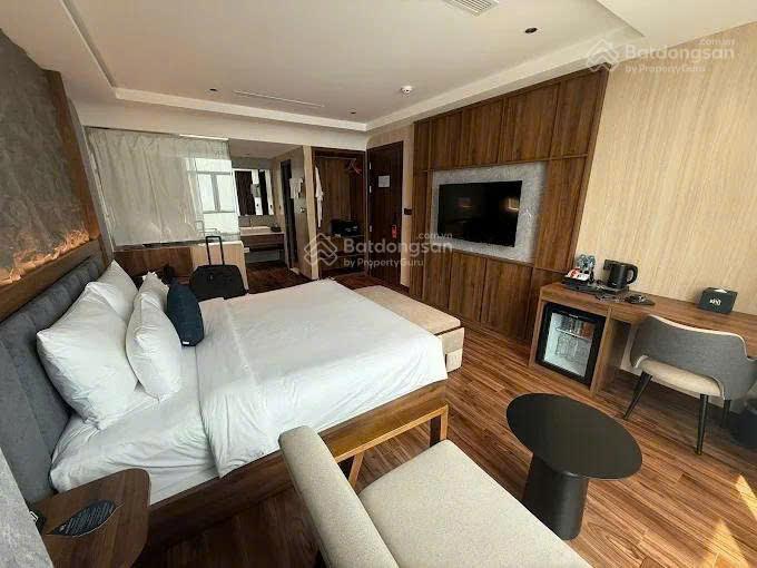 Bán khách sạn kin hotel thái văn lung quận 1 68 phòng tiêu chuẩn 4 sao dòng tiền 1 tỷ/tháng