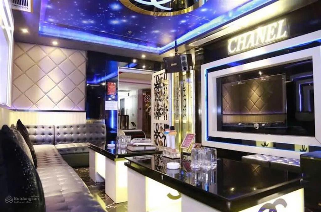 Cho thuê tòa nhà khách sạn karaoke hoàng triều 3 mặt tiền phú mỹ hưng quy mô lớn khai thác ngay