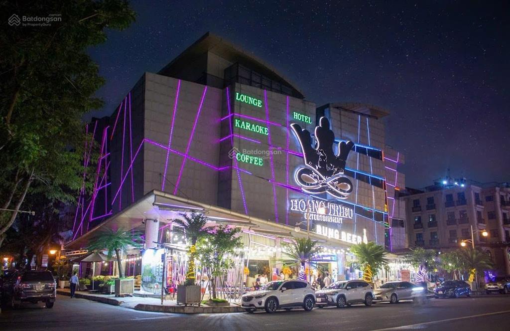Cho thuê tòa nhà khách sạn karaoke hoàng triều 3 mặt tiền phú mỹ hưng quy mô lớn khai thác ngay