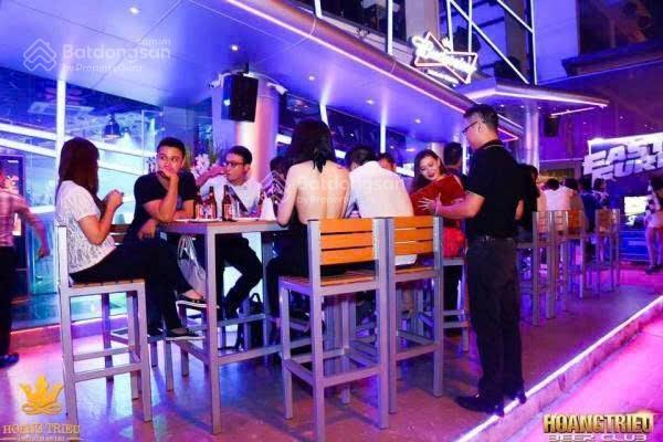 Cho thuê tòa nhà khách sạn karaoke hoàng triều 3 mặt tiền phú mỹ hưng quy mô lớn khai thác ngay