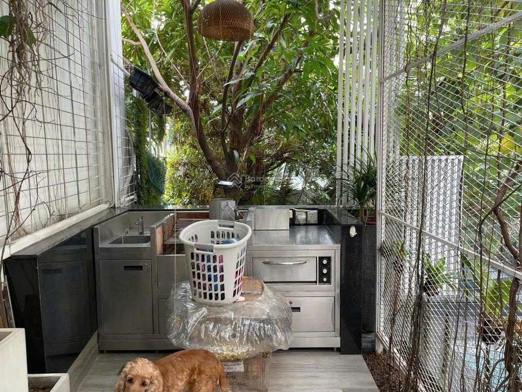 Cho thuê biệt thự góc 2 mặt tiền nguyễn ư dĩ thảo điền 743m2 sàn có hồ bơi phù hợp spa cafe cao cấp