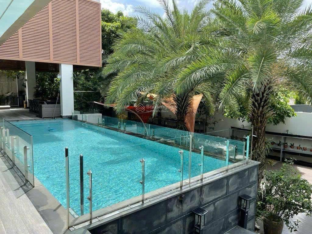 Cho thuê biệt thự góc 2 mặt tiền nguyễn ư dĩ thảo điền 743m2 sàn có hồ bơi phù hợp spa cafe cao cấp