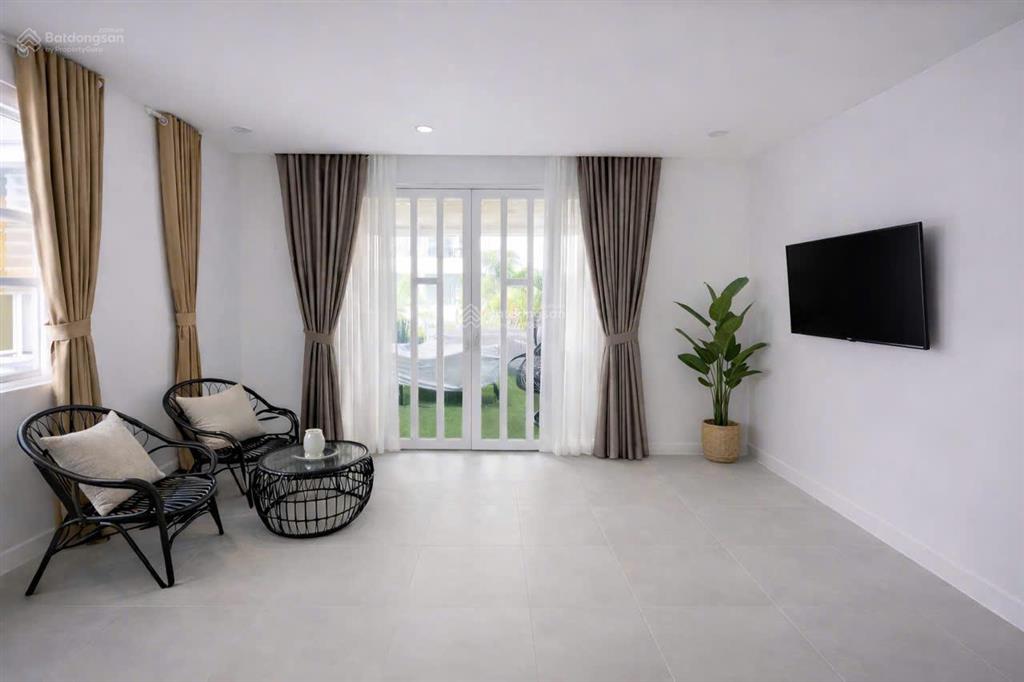 Bán nhà mặt tiền đường 5x18m, 1 trệt 2 lầu sân thượng gần phú mỹ hưng, quận 7