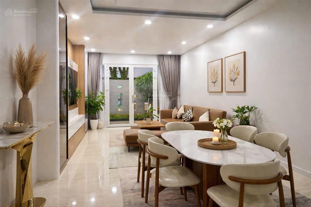 Bán nhà mặt tiền đường 5x18m, 1 trệt 2 lầu sân thượng gần phú mỹ hưng, quận 7