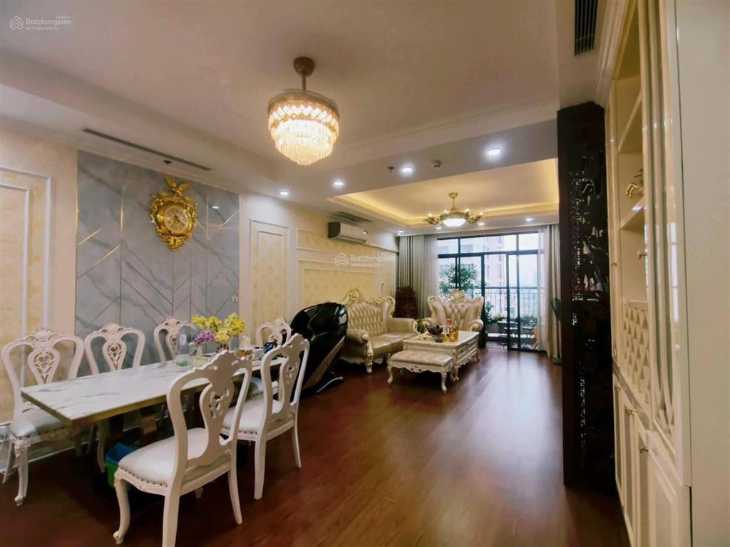 Royal city nguyễn trãichung cư thượng lưu3 ngủtầng trung140tr/m2sđcc
cần bán căn hộ chung cư