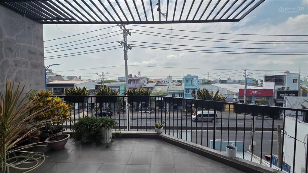 Cần bán gấp mặt tiền đặng thúc vịnh 10x18m dtcn 163m2 4 tầng căn góc kinh doanh giá tốt