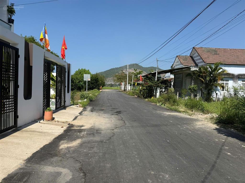 Bán nhà 2 tầng xã diên sơn, diên khánh mới đẹp chưa qua sử dụng