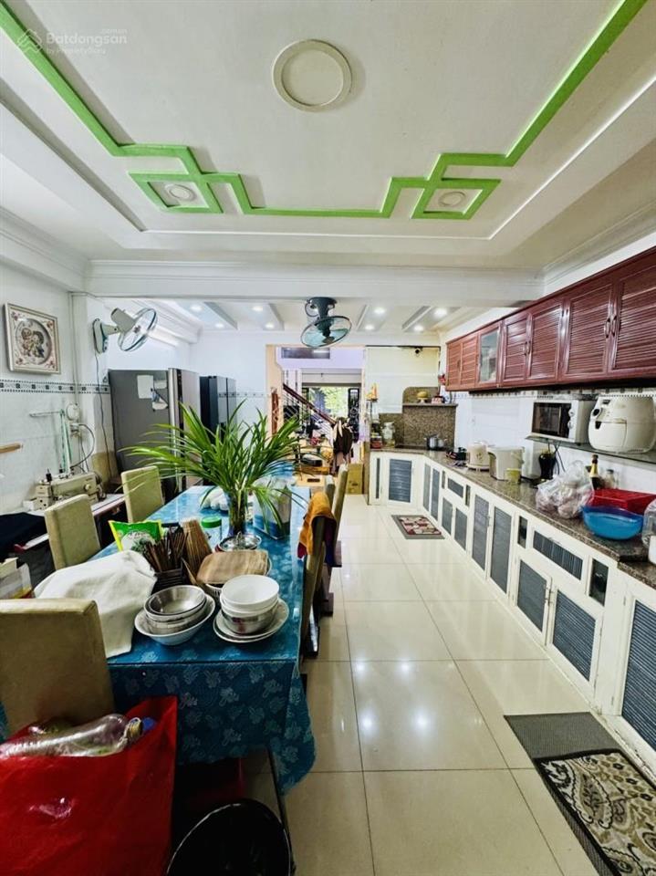 Mặt tiền đỗ bí khu họ lê 4 tầng 76m2 10 tỷ tl