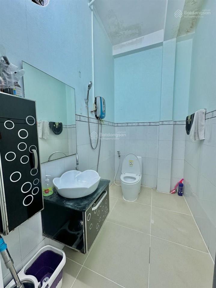 Hxh tô hiệu  hòa bình 84m2, 4 tầng 9,6 tỷ ngay đầm sen