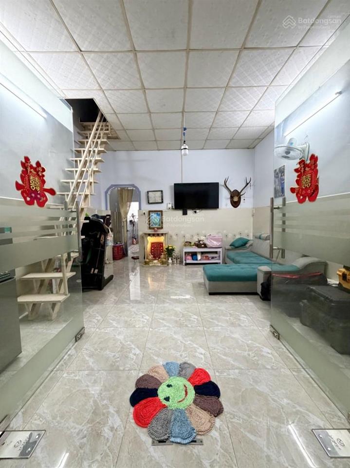 Bán gấp hẻm xe hơi nhà đẹp lũy bán bích 50m2 2 tầng vuông vức 5 tỷ