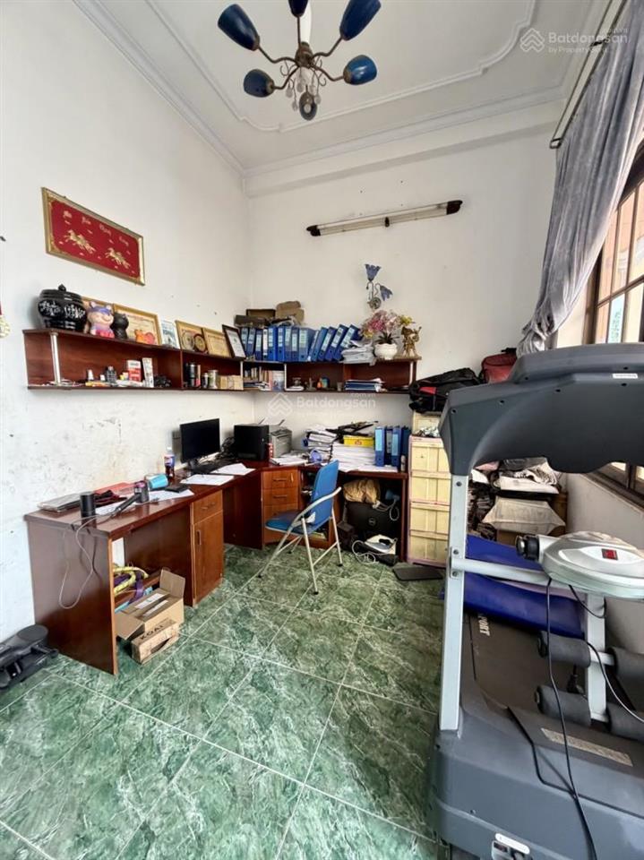Hxh tô hiệu  hòa bình 60m2, 3 tầng 6,8 tỷ ngay đầm sen