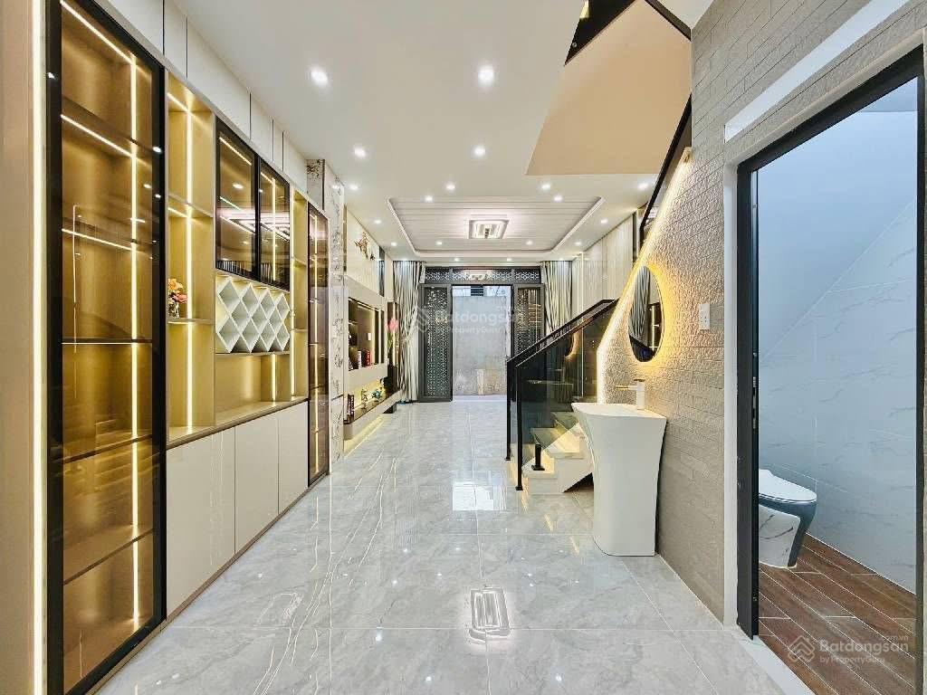 Chủ nhà đi định cư mỹ cần bán gấp nhà ngay đường nguyễn văn linh  quận 7