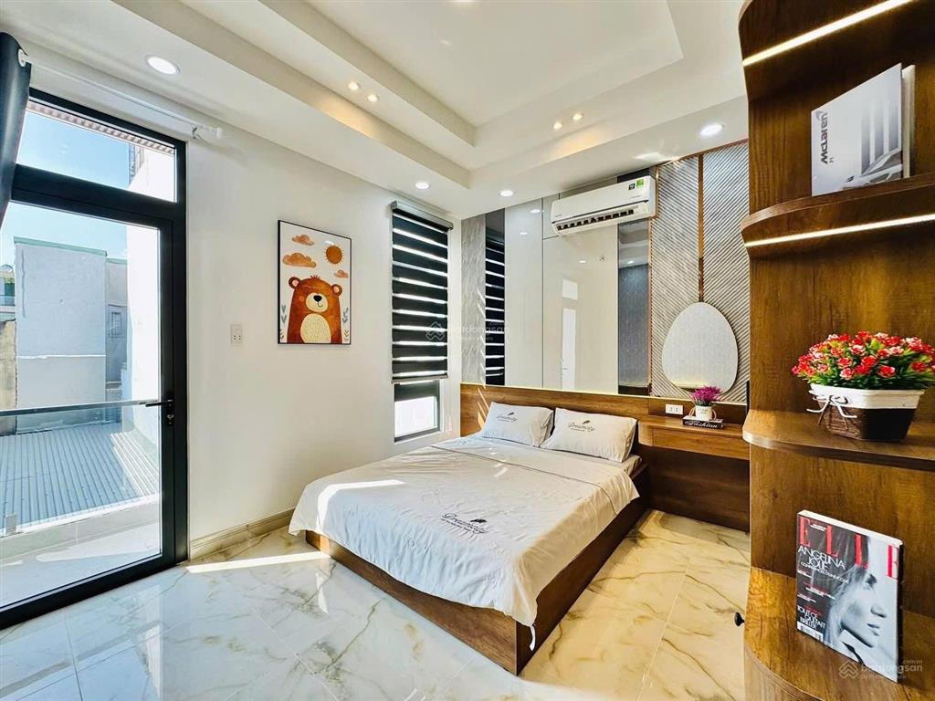 Cần bán gấp nhà ngay đầm sen quận 11, nhà chính chủ sổ hồng riêng, công chứng trong ngày