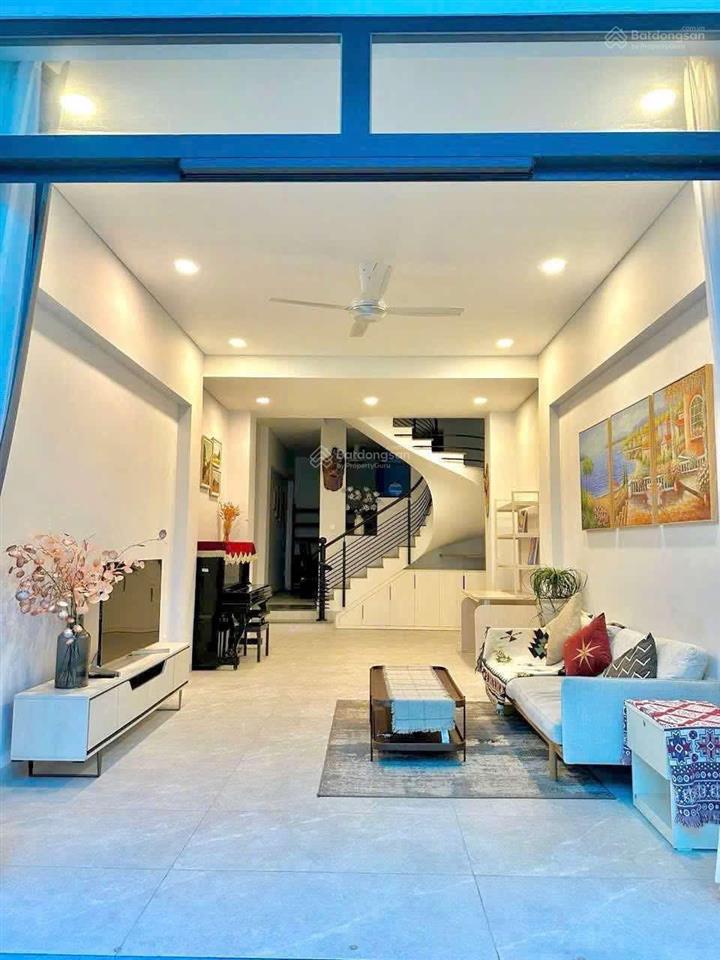 Nhà trần văn đang, quận 3 chỉ 3' di chuyển về trung tâm q1