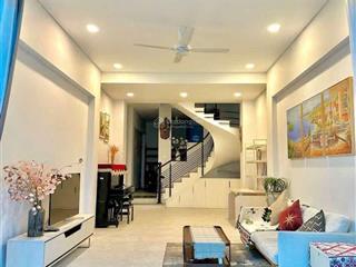 Nhà trần văn đang, quận 3 chỉ 3' di chuyển về trung tâm q1
