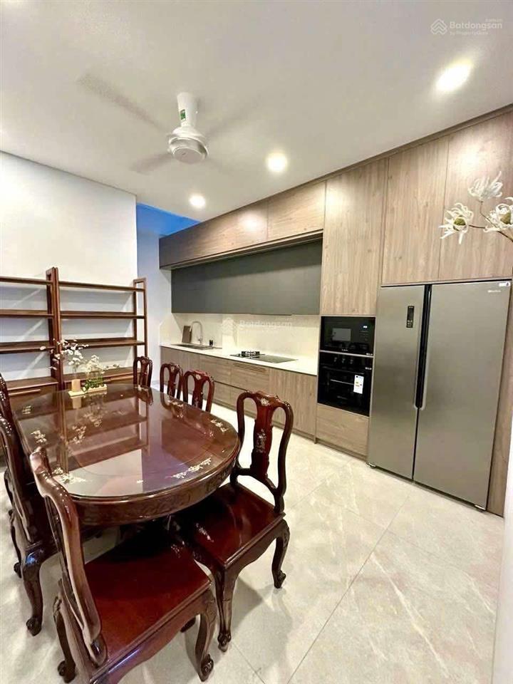 Nhà trần văn đang, quận 3 chỉ 3' di chuyển về trung tâm q1