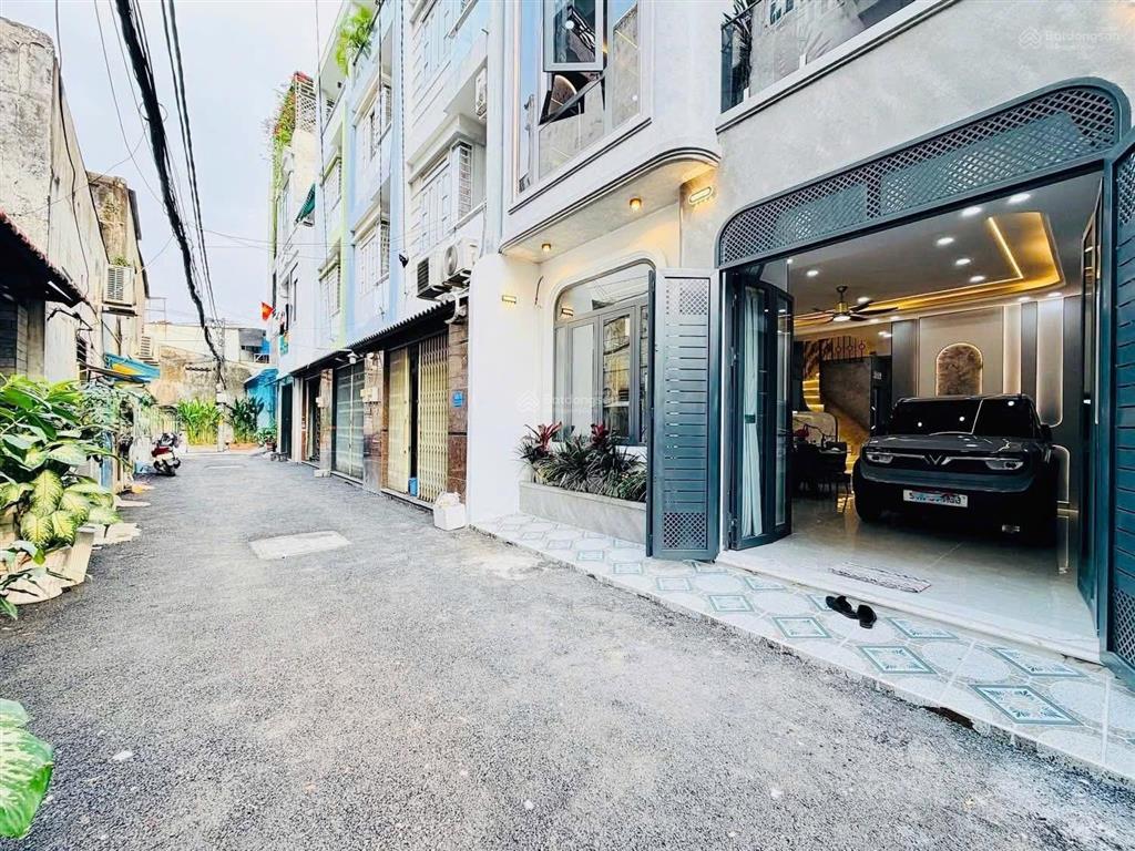 Nhà hoà hưng quận 10 gần go miền đông