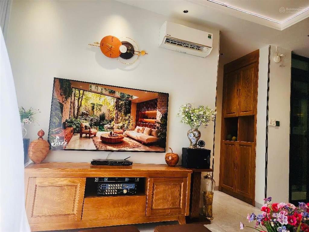 Nhà diên hồng, phường 1, bình thạnh