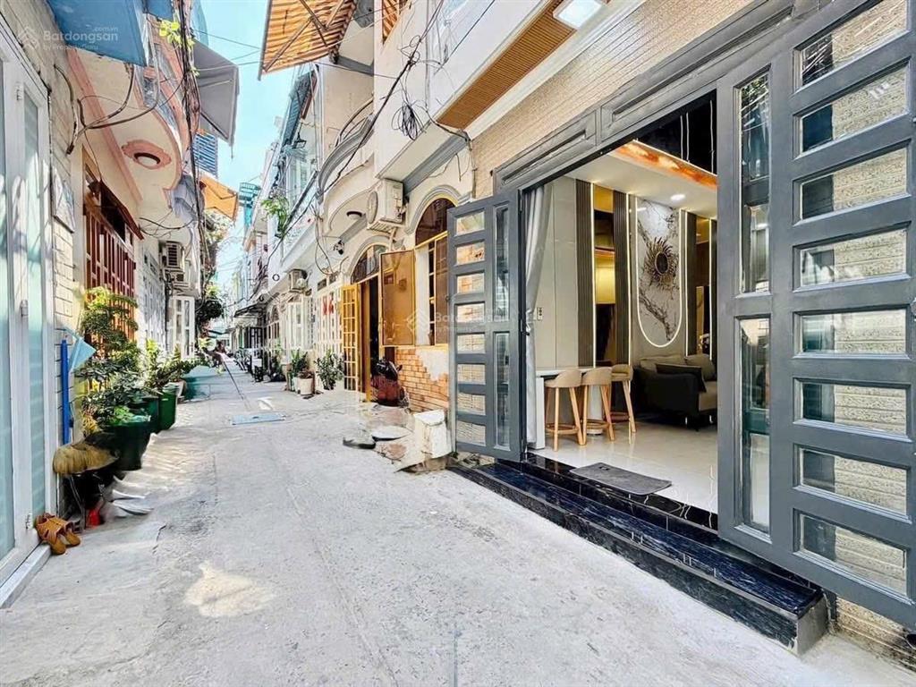 Nhà phạm phú thứ gần chợ tân bình