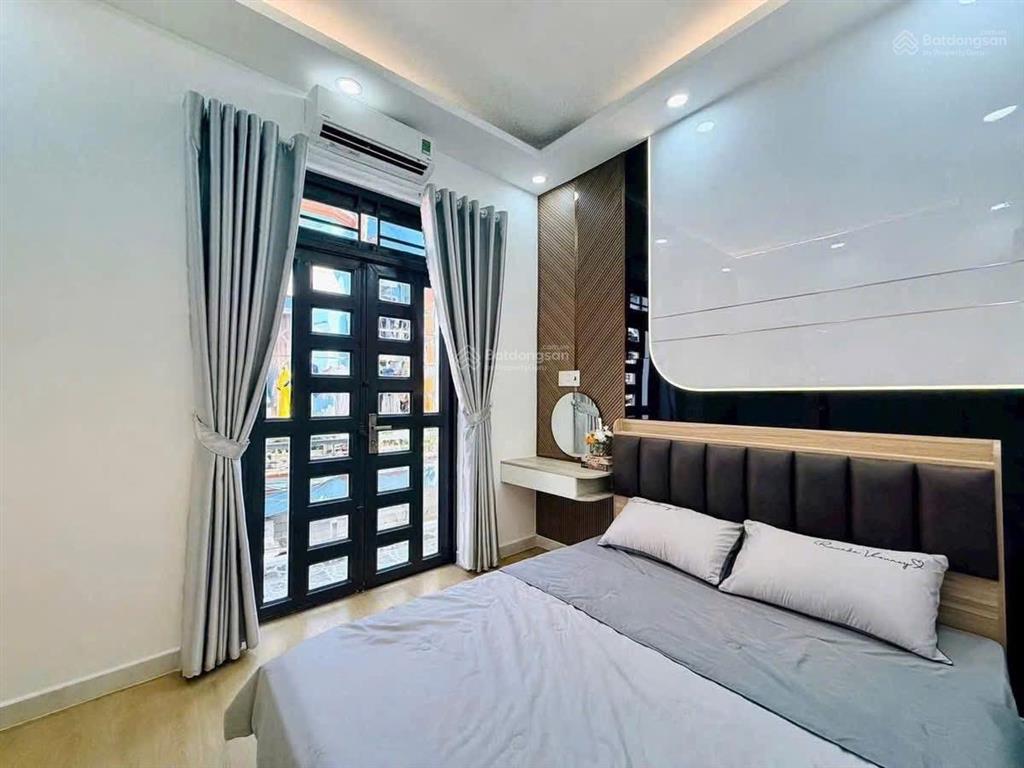 Nhà phạm phú thứ gần chợ tân bình