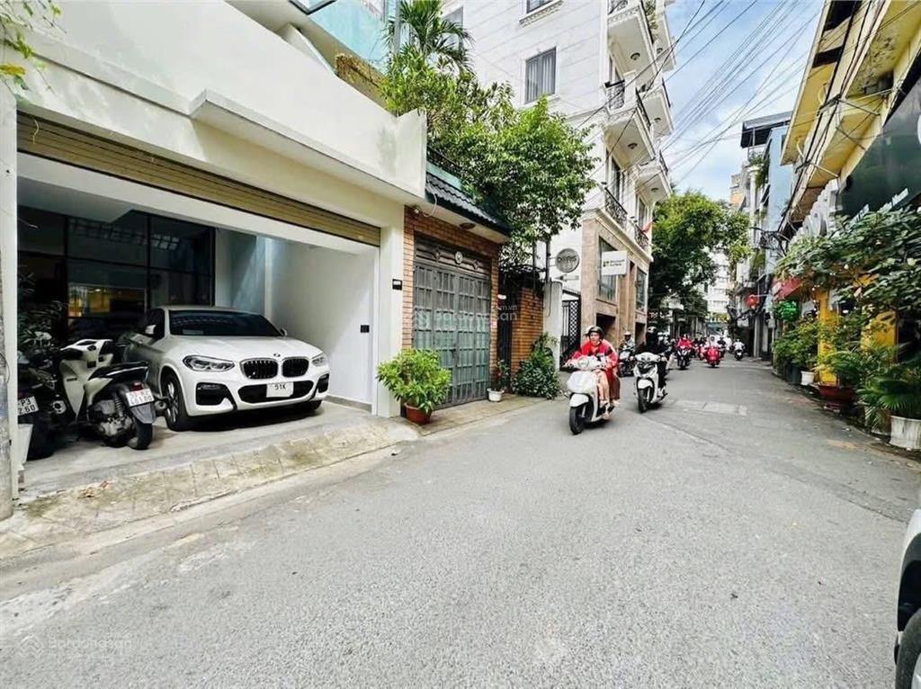 Gần ngay trung tâm q1 nhà đẹp trên đường hai bà trưng