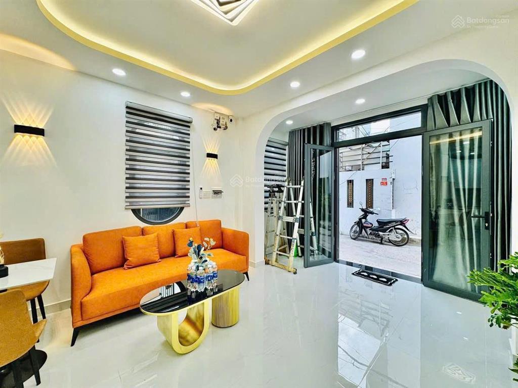 Nhà huỳnh lan khanh, tân bình ngay sân bay tân sơn nhất