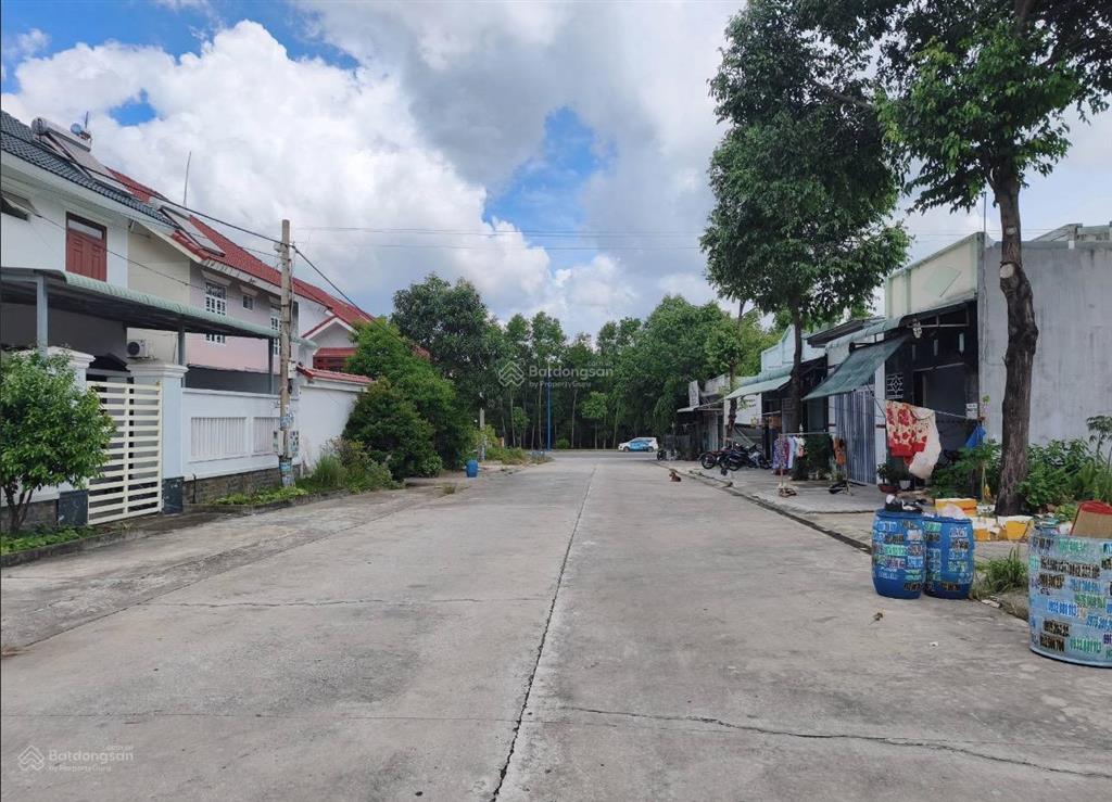 Gia đình có việc cần bán gấp dãy trọ gần chợ đông thành đường lê hồng phong, dĩ an