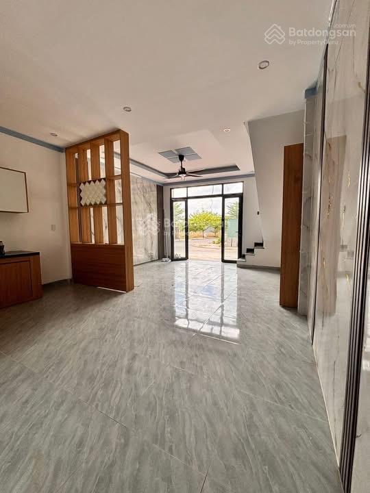 Chủ ngộp cần bán gấp nhà phố khu phố bình giao, tphcm