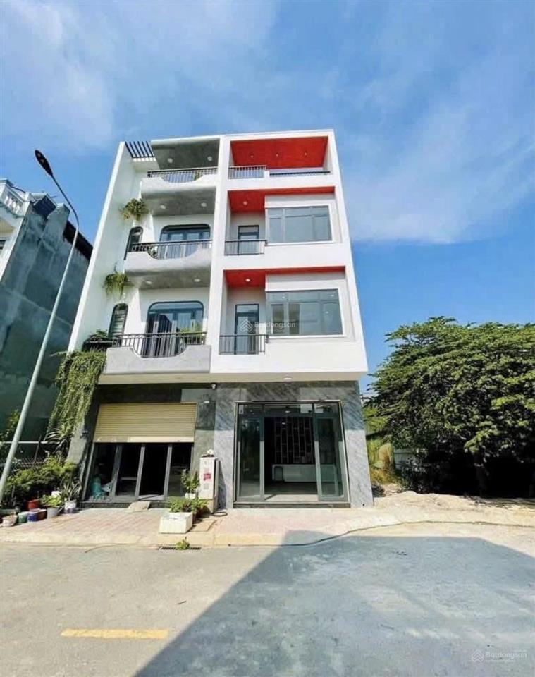 Nhà phố 90m2 vị trí đẹp ngay khu phố 1a