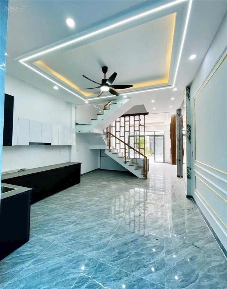 Nhà phố 90m2 vị trí đẹp ngay khu phố 1a
