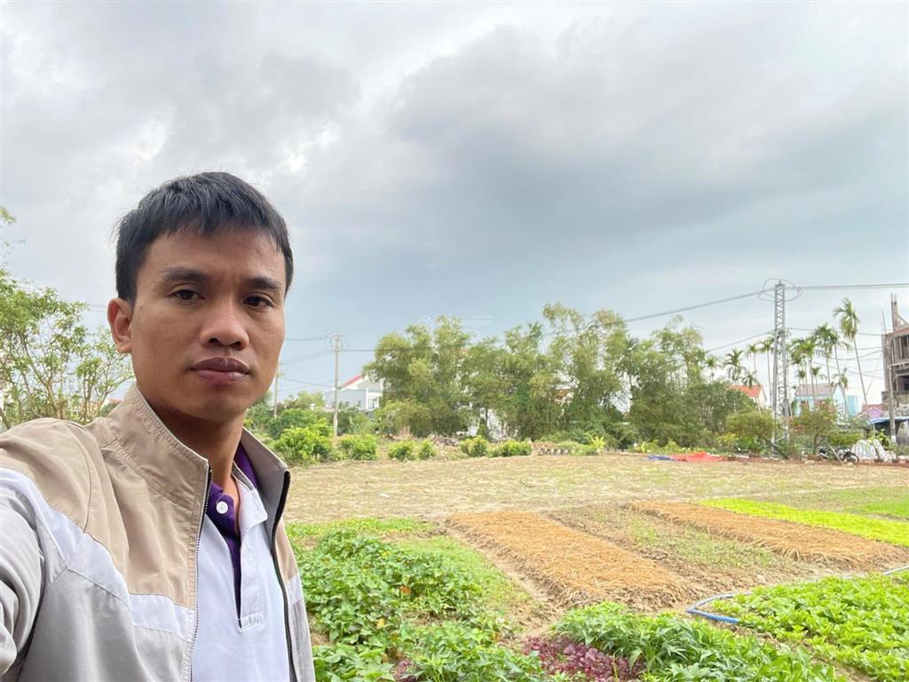 Diện tích thực tế 1000m2 trong đó 200m2 odt. nếu cần thì có thể lên thêm thổ cư cư theo nhu cầu