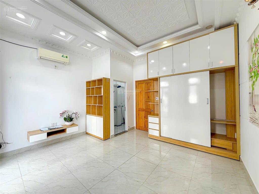 Chính chủ bán căn nhà phố giá tốt nhất thị trường nhà bè 4,6x13m giá 7 tỷ 190 triệu bớt lộc.