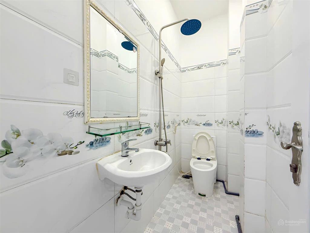 Chính chủ bán căn nhà phố giá tốt nhất thị trường nhà bè 4,6x13m giá 7 tỷ 190 triệu bớt lộc.