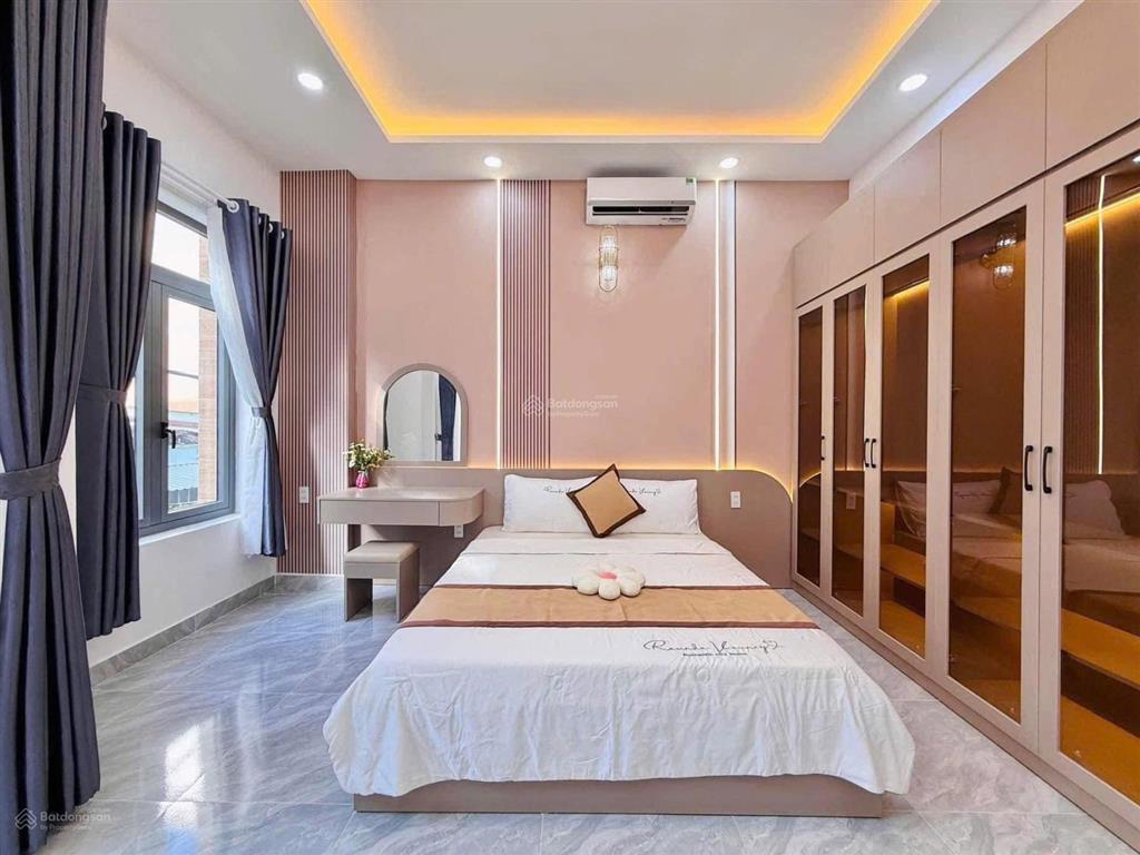 Chủ nhà kẹt tiền cần bán gấp căn nhà lê văn sỹ p12 q3