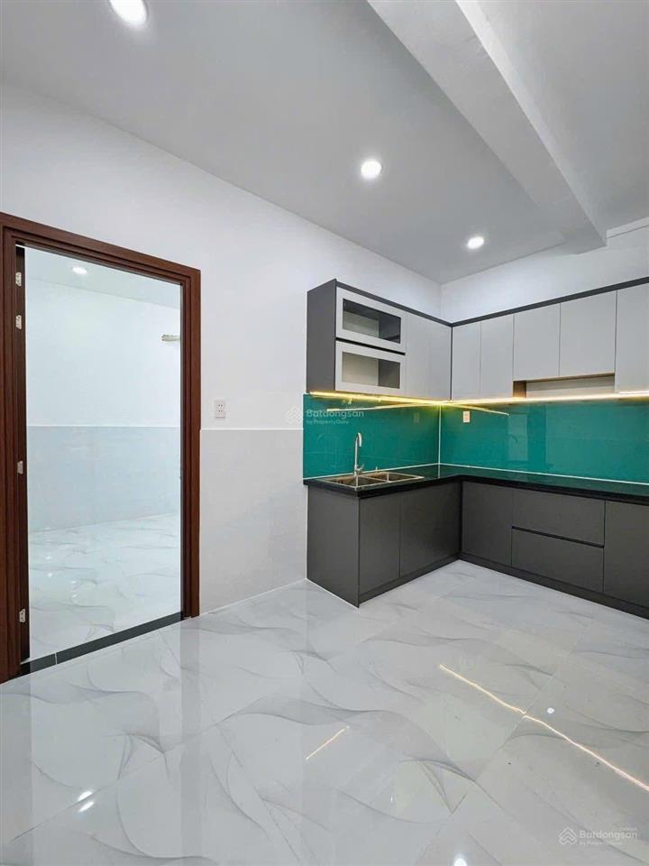 Cô tư kẹt tiền cần bán gấp căn nhà lý thường kiệt p6 q10, hẻm xe hơi dt 60m2 giá 2 tỷ 650