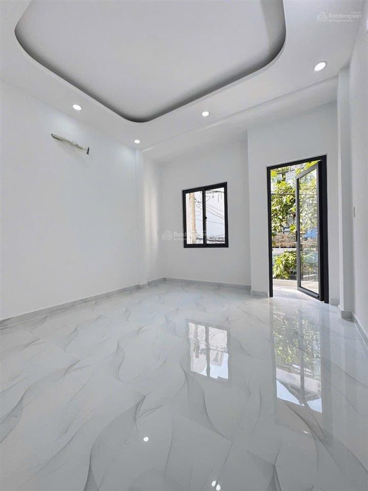 Cô tư kẹt tiền cần bán gấp căn nhà lý thường kiệt p6 q10, hẻm xe hơi dt 60m2 giá 2 tỷ 650