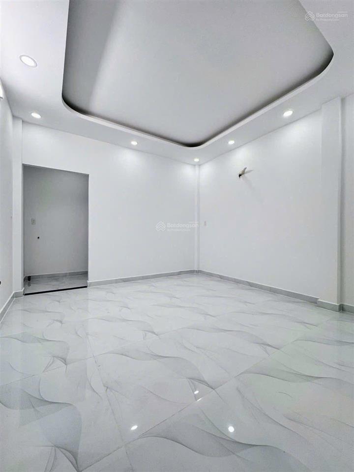 Cô tư kẹt tiền cần bán gấp căn nhà lý thường kiệt p6 q10, hẻm xe hơi dt 60m2 giá 2 tỷ 650