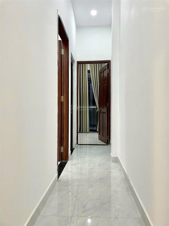 Kẹt tiền nên cần bán gấp nhà hẻm 5m đường nguyên hồng p.11 bình thạnh ( 70m2 ) 2 tỷ 090