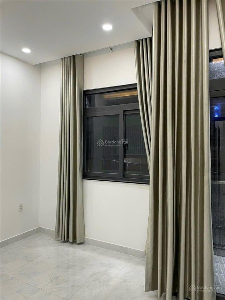 Kẹt tiền nên cần bán gấp nhà hẻm 5m đường nguyên hồng p.11 bình thạnh ( 70m2 ) 2 tỷ 090