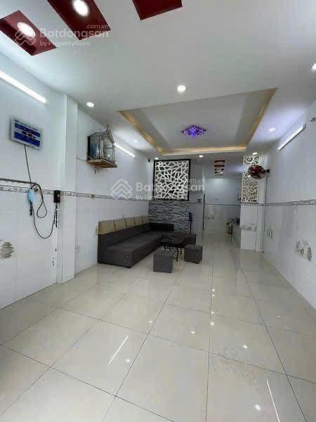 Cô chú chủ nhà ra hà nội ở nên gửi bán căn nhà ở nguyễn thượng hiền gò vấp, giá 2 tỷ 350