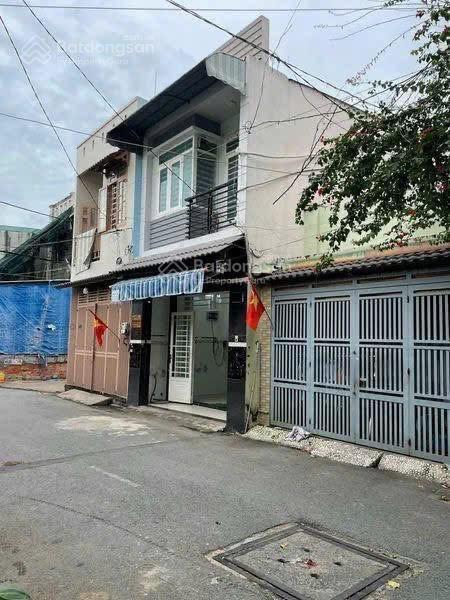 Chú tư kẹt tiền cần bán gấp căn nhà chính chủ đường lò siêu p.16 q.11 ( 44m2 ) giá 2 tỷ 690