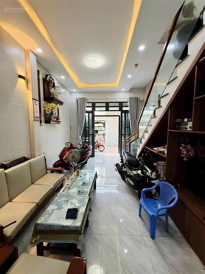 Cô thủy kẹt tiền cần bán gấp căn nhà đường phạm văn hai p.1 q.tân bình ( 40m2) giá 3 tỷ 950