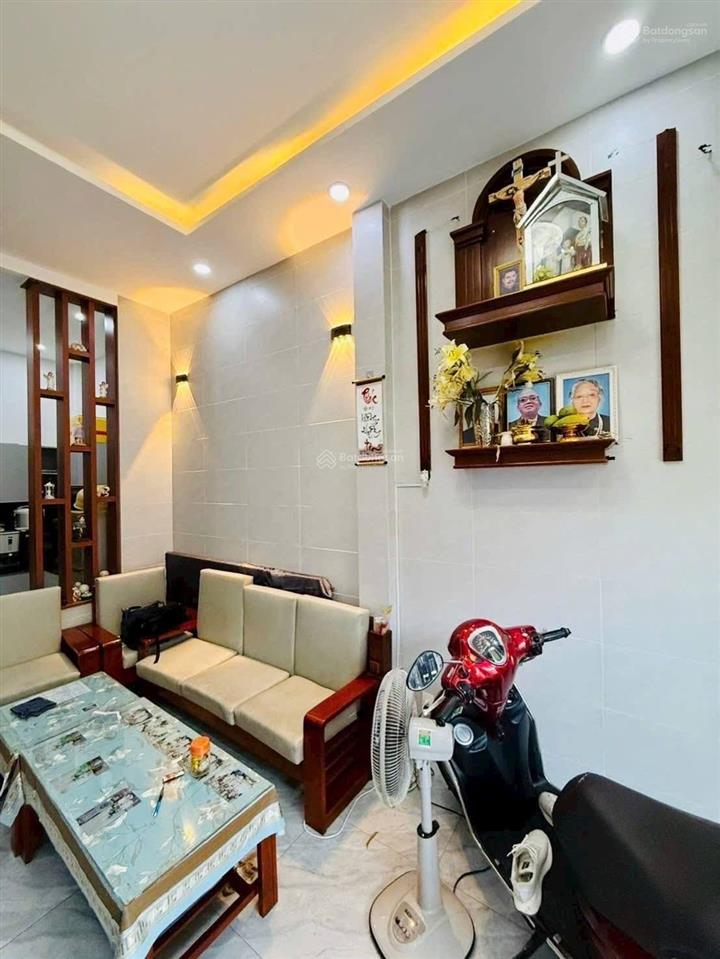 Cô thủy kẹt tiền cần bán gấp căn nhà đường phạm văn hai p.1 q.tân bình ( 40m2) giá 3 tỷ 950