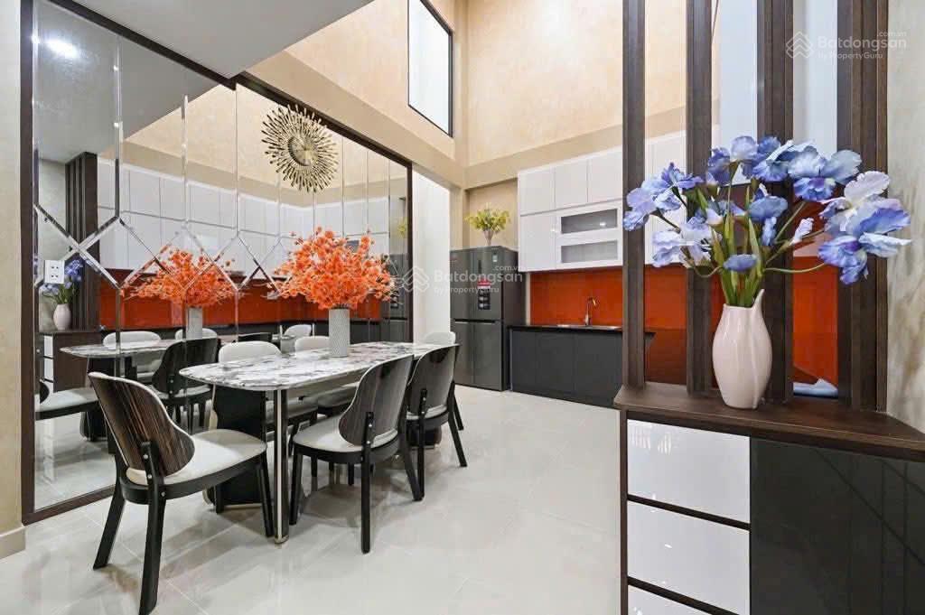 Trong tầm giá 2 tỷ ở nguyễn tri phương quận 10 hiếm có căn nào đầy đủ tiện ích full nội thất