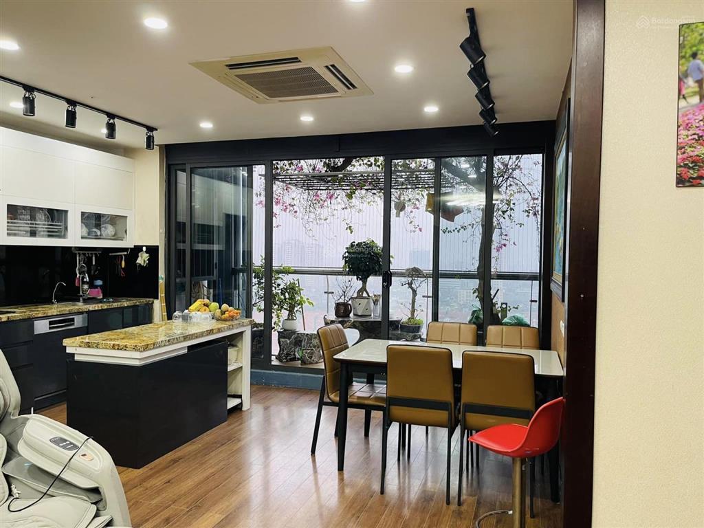 Bán chung cư licogi 13 số 164 khuất duy tiến căn góc 120m2, 3 ngủ, 2 vs gía tốt